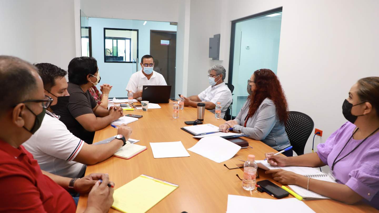 Creson e ISEA avanzan en proyecto contra el rezago educativo