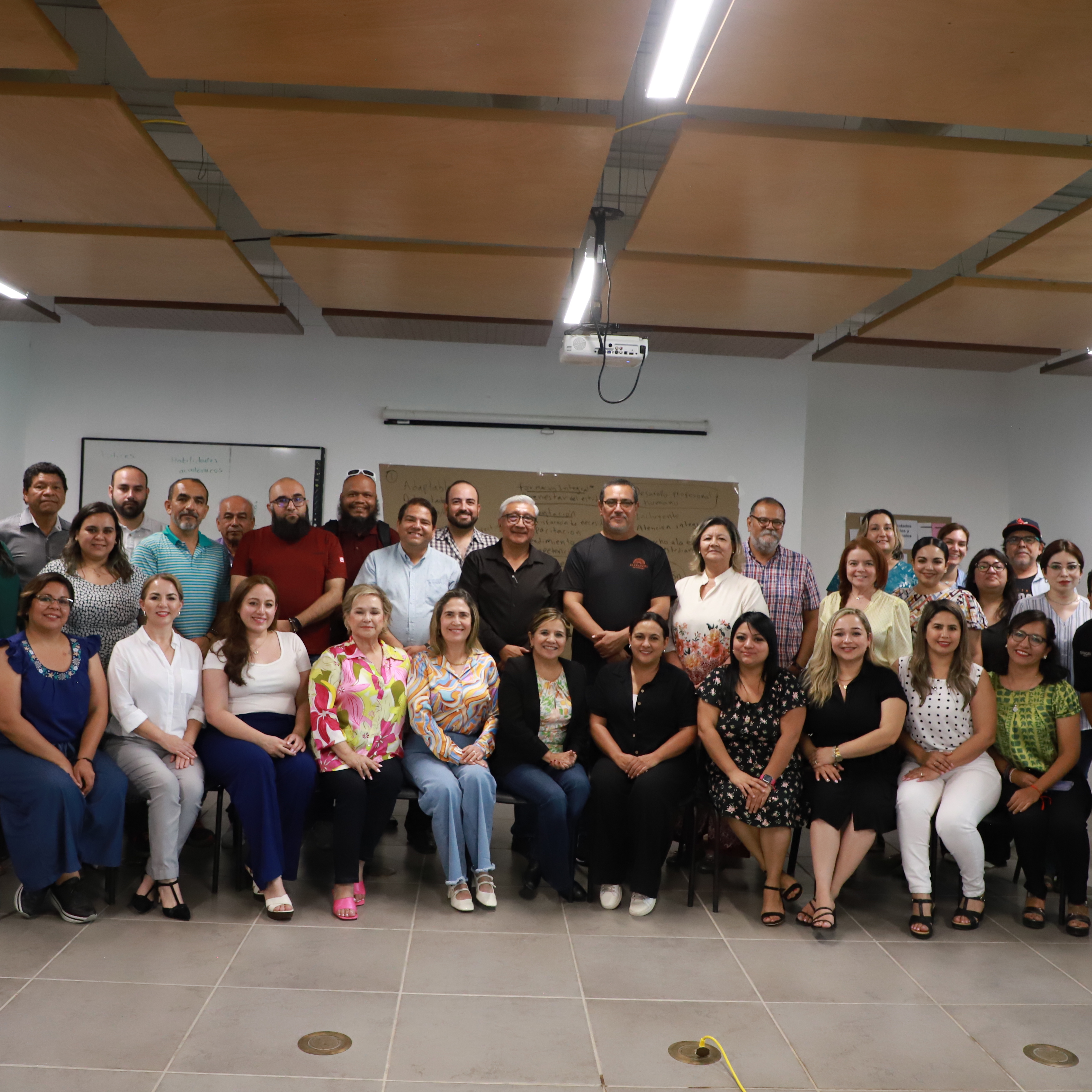 Docentes y directivos del Creson participan en el 2do. Encuentro Interinstitucional de Tutorías