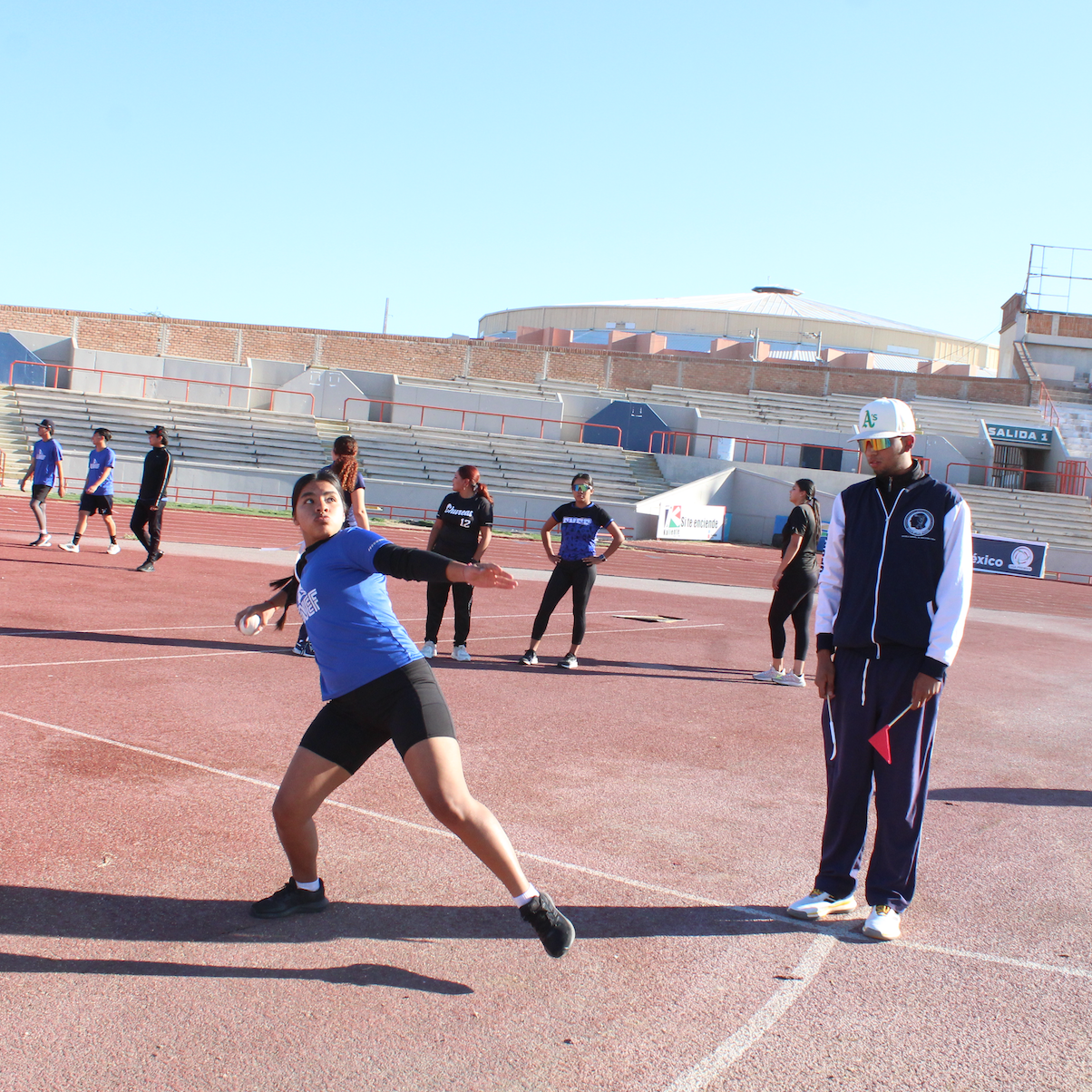 Futuros docentes de Educación Física refuerzan habilidades didácticas con Festival de Atletismo