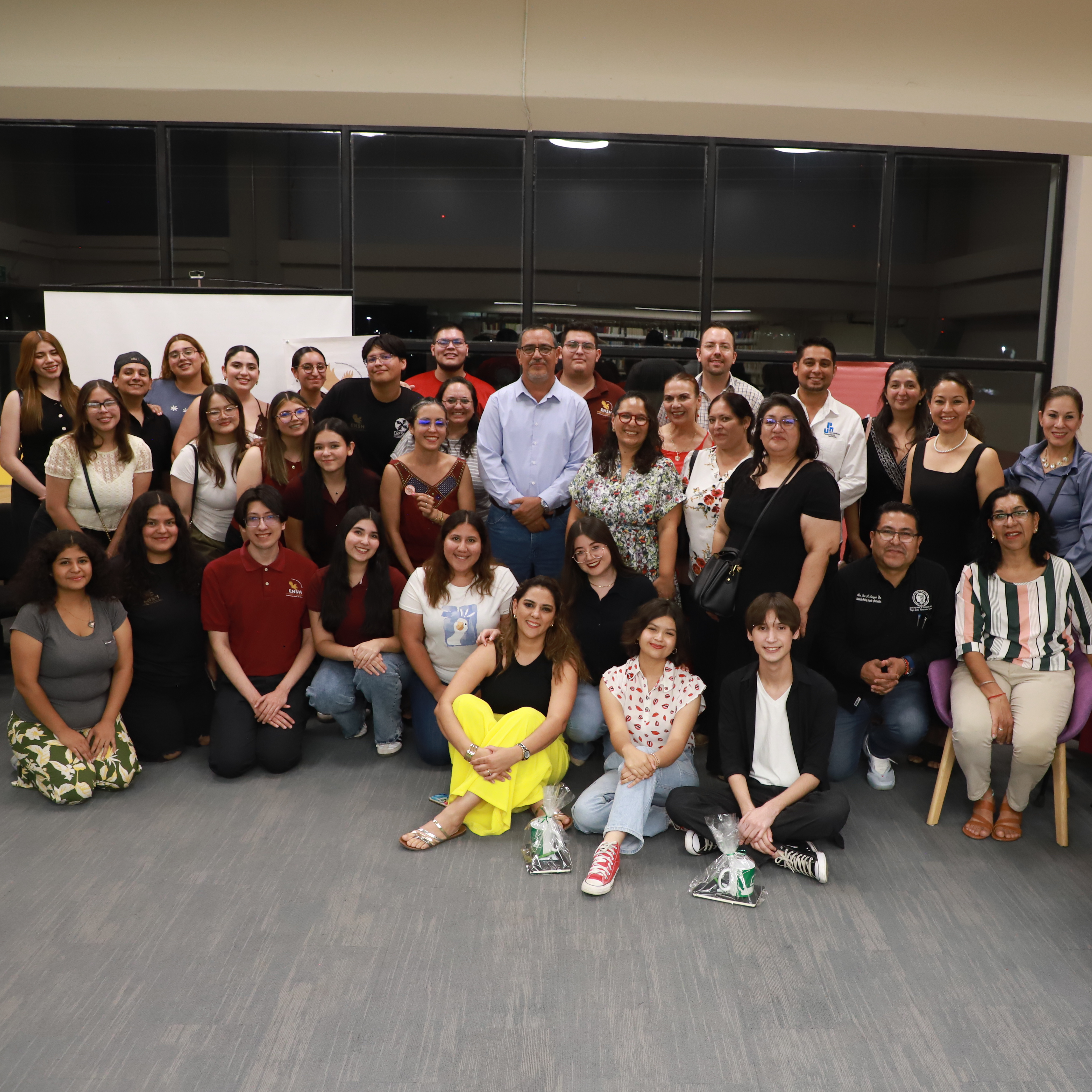 Punto y Aparte, podcast de la ENSH: análisis, reflexión y divulgación académica en formato sonoro