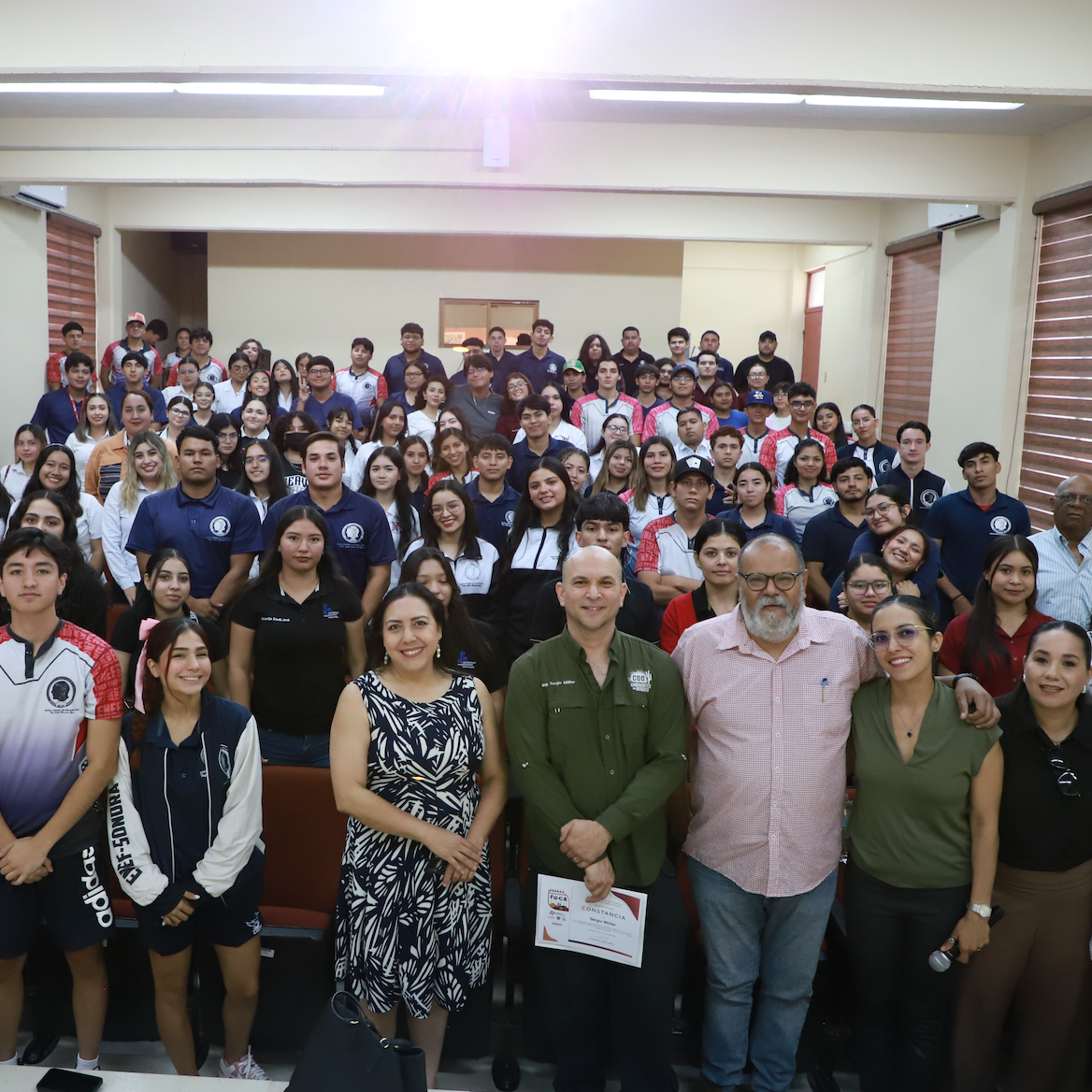 Estudiantes del Creson dialogan y proponen acciones para el medio ambiente en el cuarto FOCA